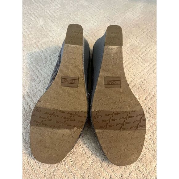 NWOB Tom’s Pewter Sequin Wedge Sandal - Picture 6 of 7